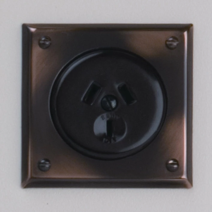 Classic Electric - 10 Series - Bungalow/Tudor Socket - White Insert - Image 4