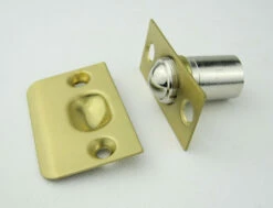 Worldwide - Ball Catch Latch With Cupped Striker