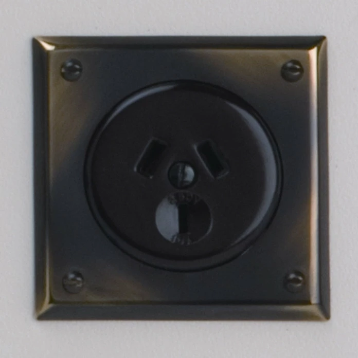 Classic Electric - 10 Series - Bungalow/Tudor Socket - White Insert - Image 3